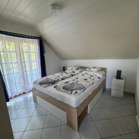 Emma Балатонфеньвеш