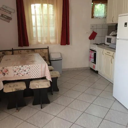 Emma Балатонфеньвеш