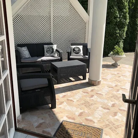 Emma Апартаменты Балатонфеньвеш