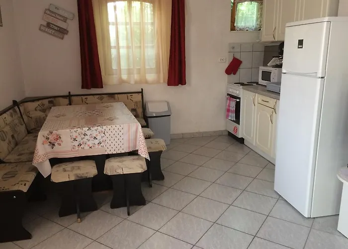 Emma 발라톤페니베스